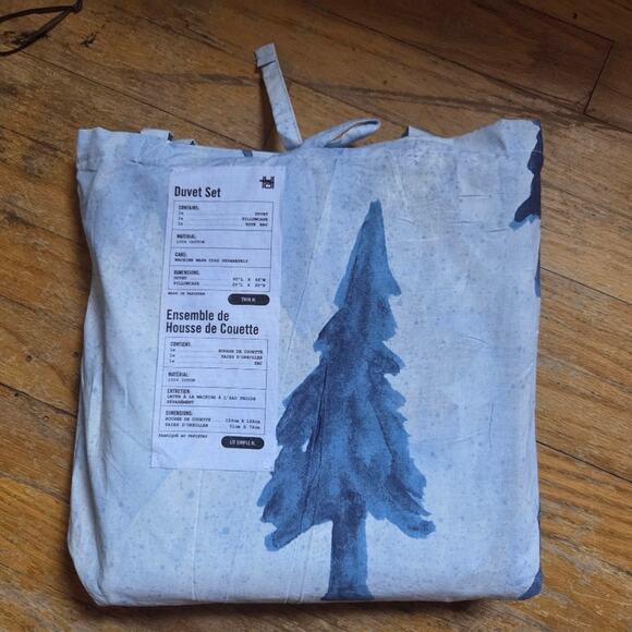 Urban Outfitters Blue and White Tree Pattern Duvet Cover Sz Twin Xl With Sham - Picture 2 of 3